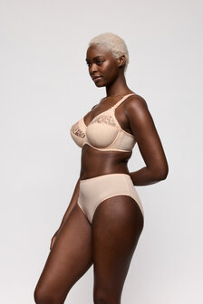 88-46-16-D1-72-4F-21-C3-94-FA-93-1D-F8-72-76-24